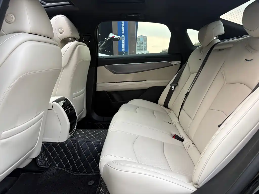 Cadillac CT6 2023 28T Fashion Model купить на сайте DeffCars