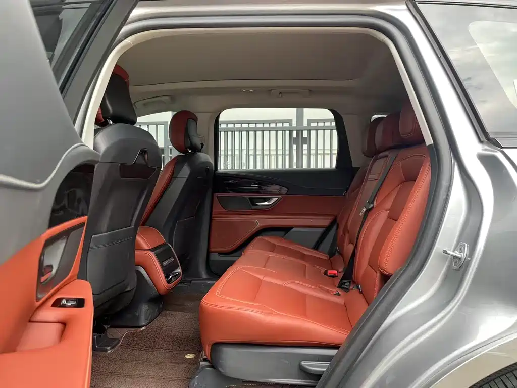 Voyager 2025 2.0T four-wheel drive Zunyi hybrid version купить на сайте DeffCars