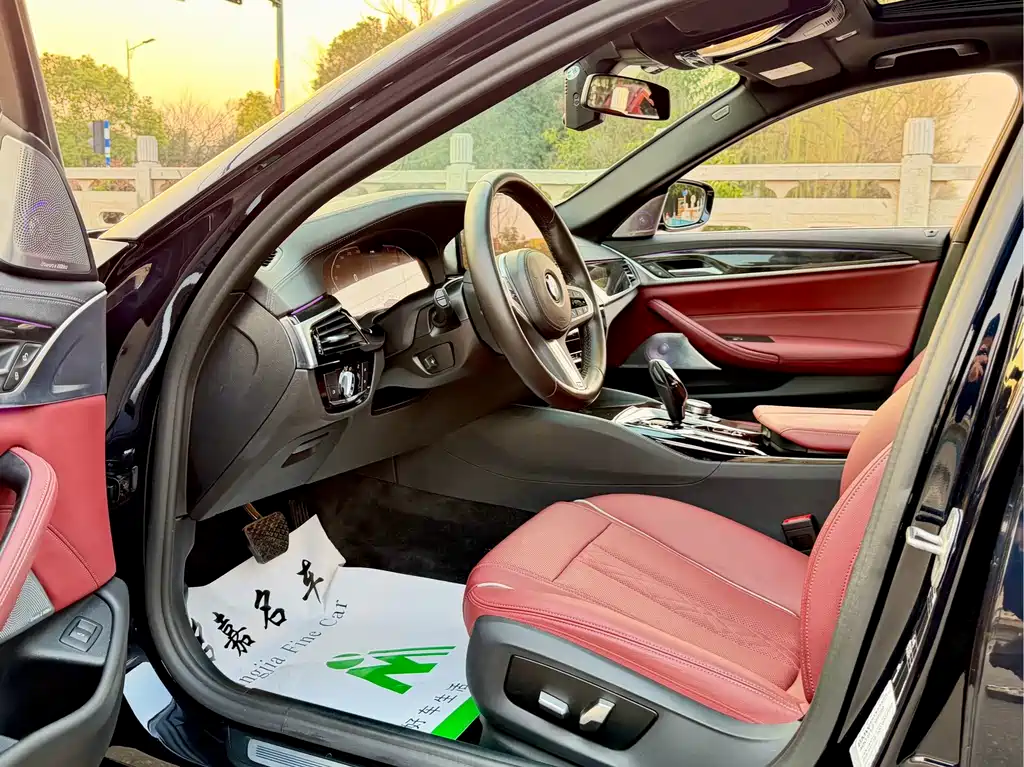 BMW 5 Series 2022 525Li M Sports Package купить на сайте DeffCars