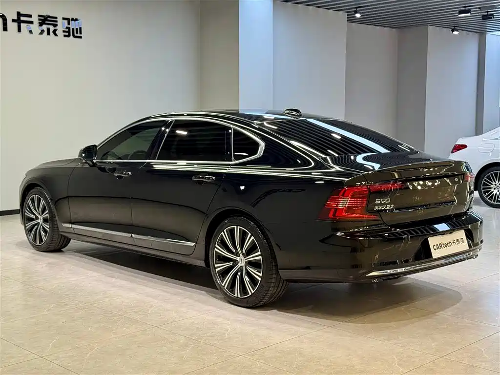 Volvo S90 2024 B5 Zhiyuan Luxury Edition купить на сайте DeffCars
