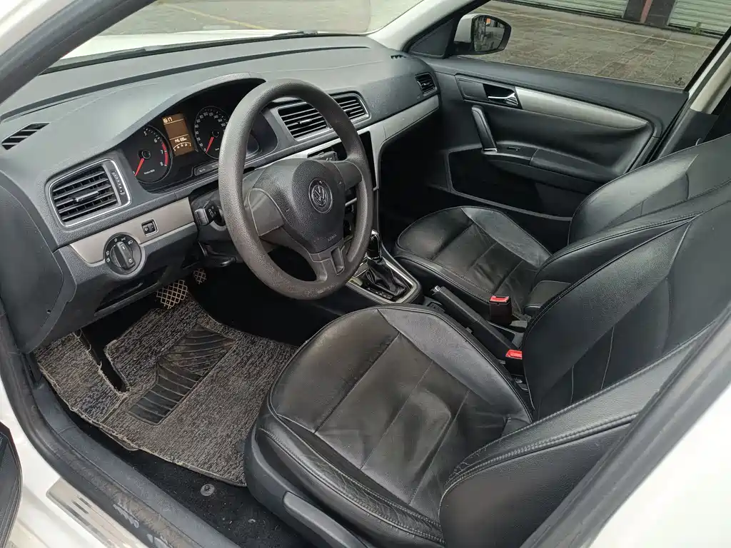 Lavida 2013 facelift classic 1.6L automatic comfort version купить на сайте DeffCars
