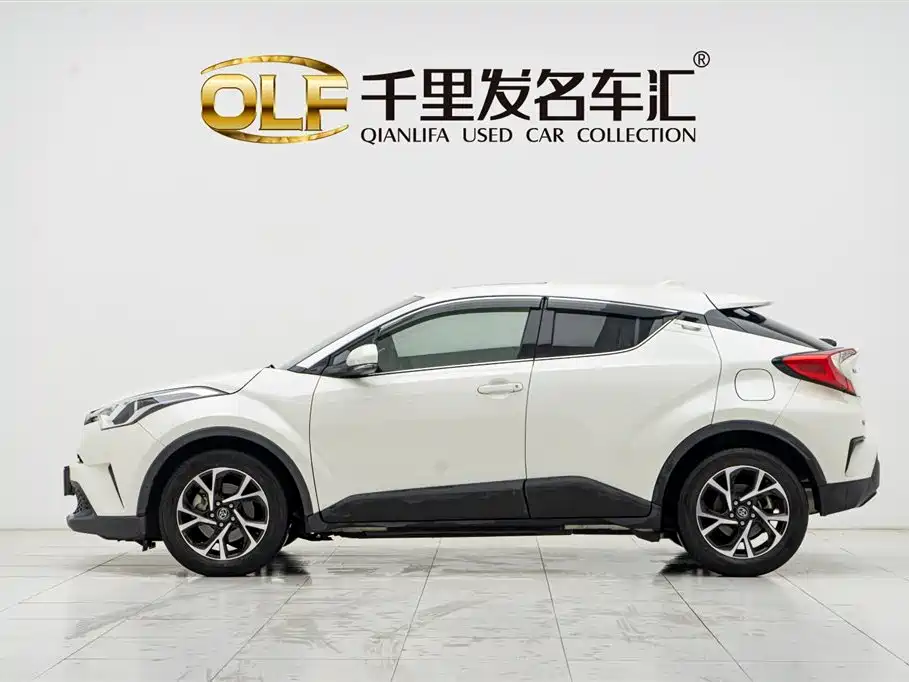 Toyota C-HR 2020 2.0L Leading Edition купить на сайте DeffCars