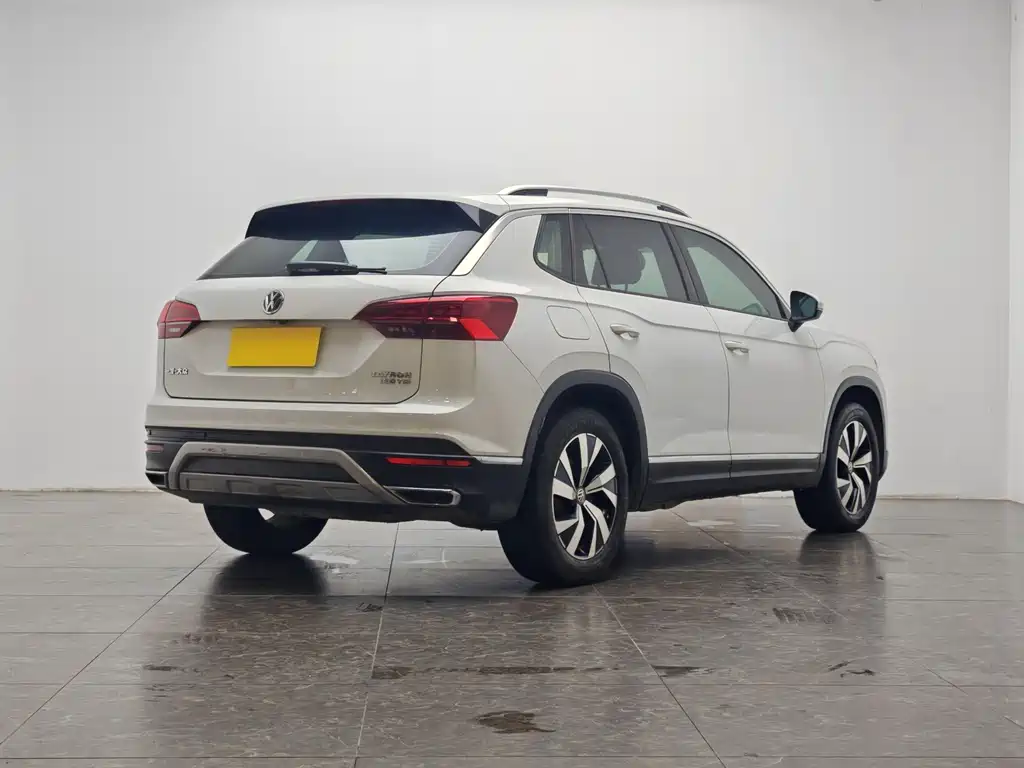 TYRON 2019 330TSI two-wheel drive luxury model, National VI купить на сайте DeffCars