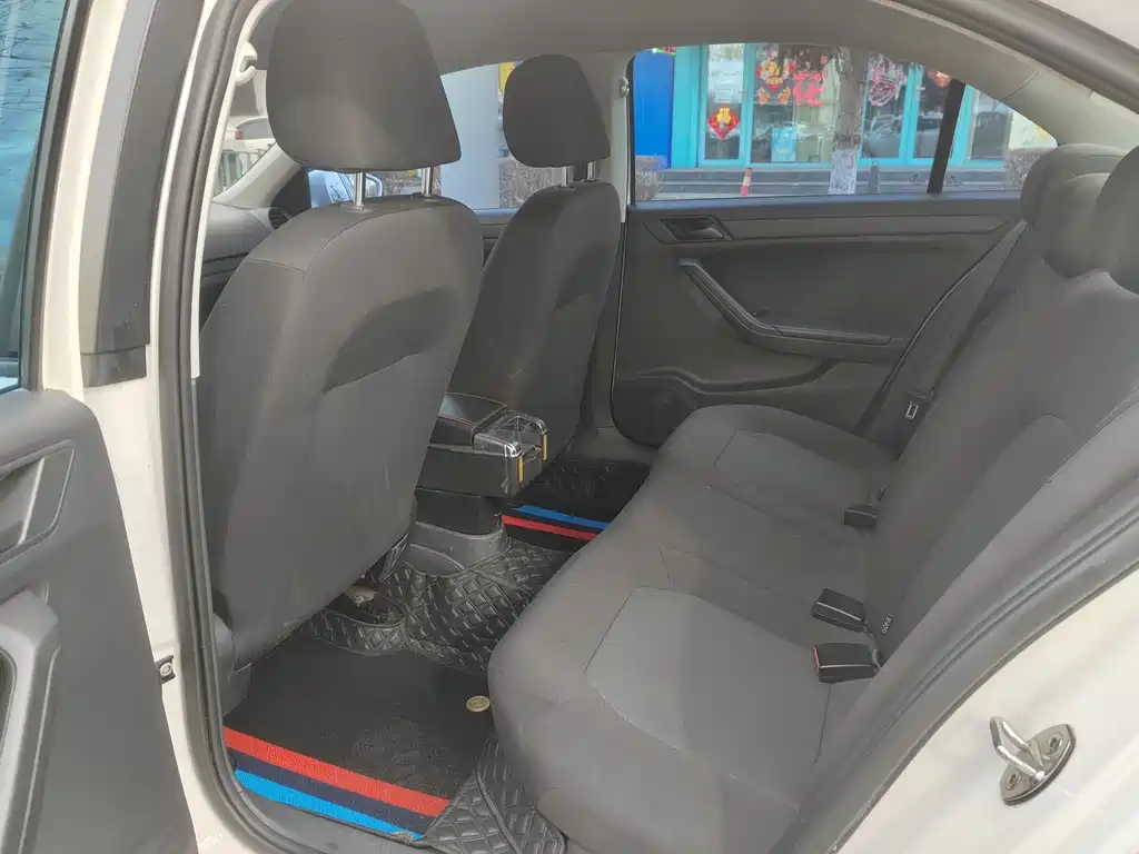 Jetta 2015 1.6L manual comfort model купить на сайте DeffCars