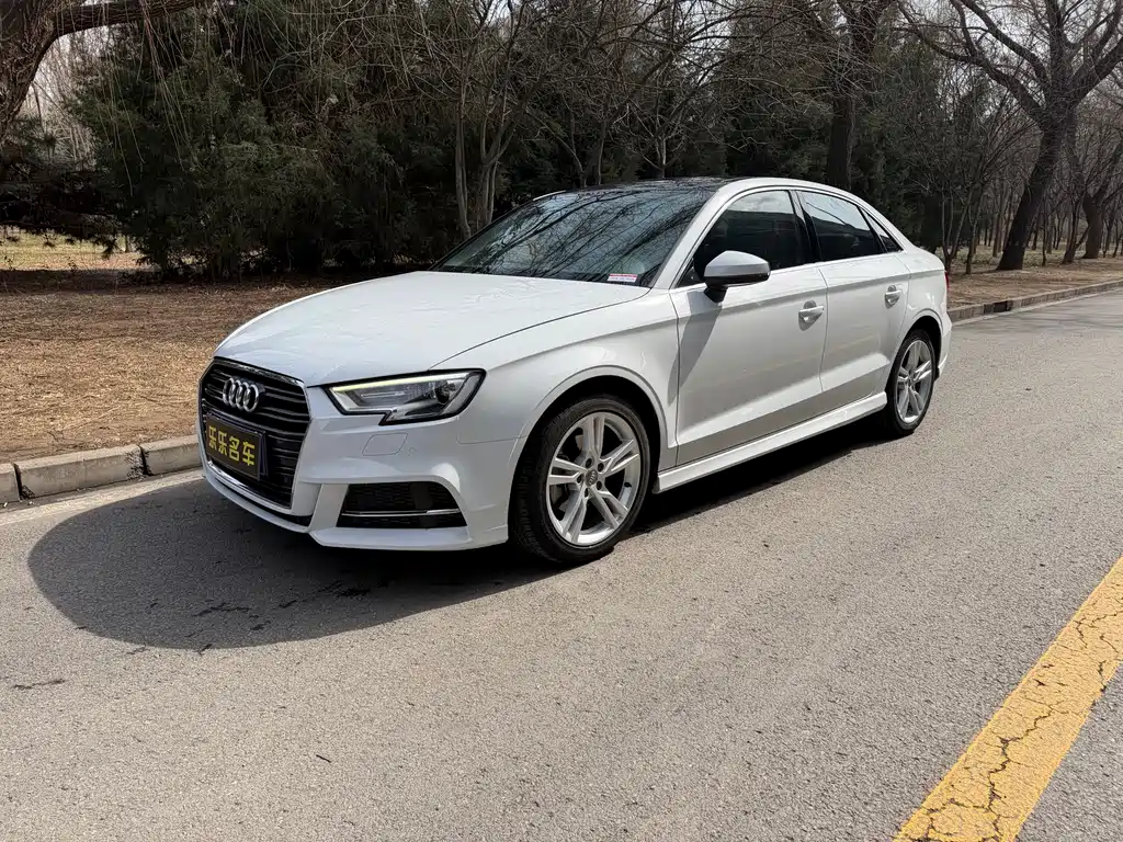 Audi A3 2018 30th Anniversary Limousine 35 TFSI Fashion купить на сайте DeffCars