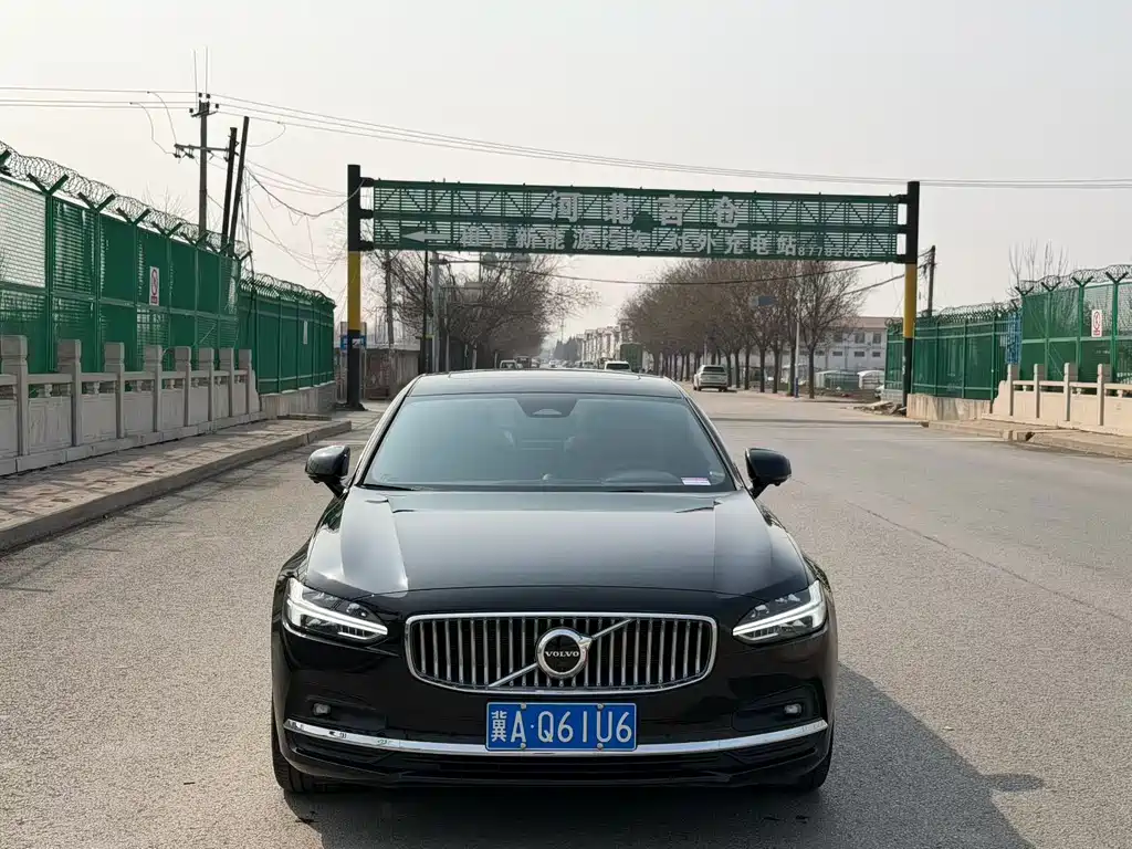 Volvo S90 2025 B5 Zhiyuan Luxury Edition купить на сайте DeffCars