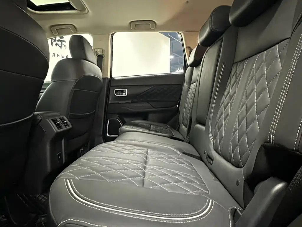 Outlander 2021 2.0L 2WD Enjoy Edition 5 seats купить на сайте DeffCars