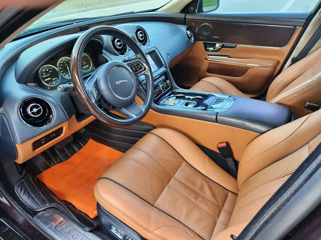 Jaguar XJ 2013 XJL 3.0 SC four-wheel drive flagship business version купить на сайте DeffCars