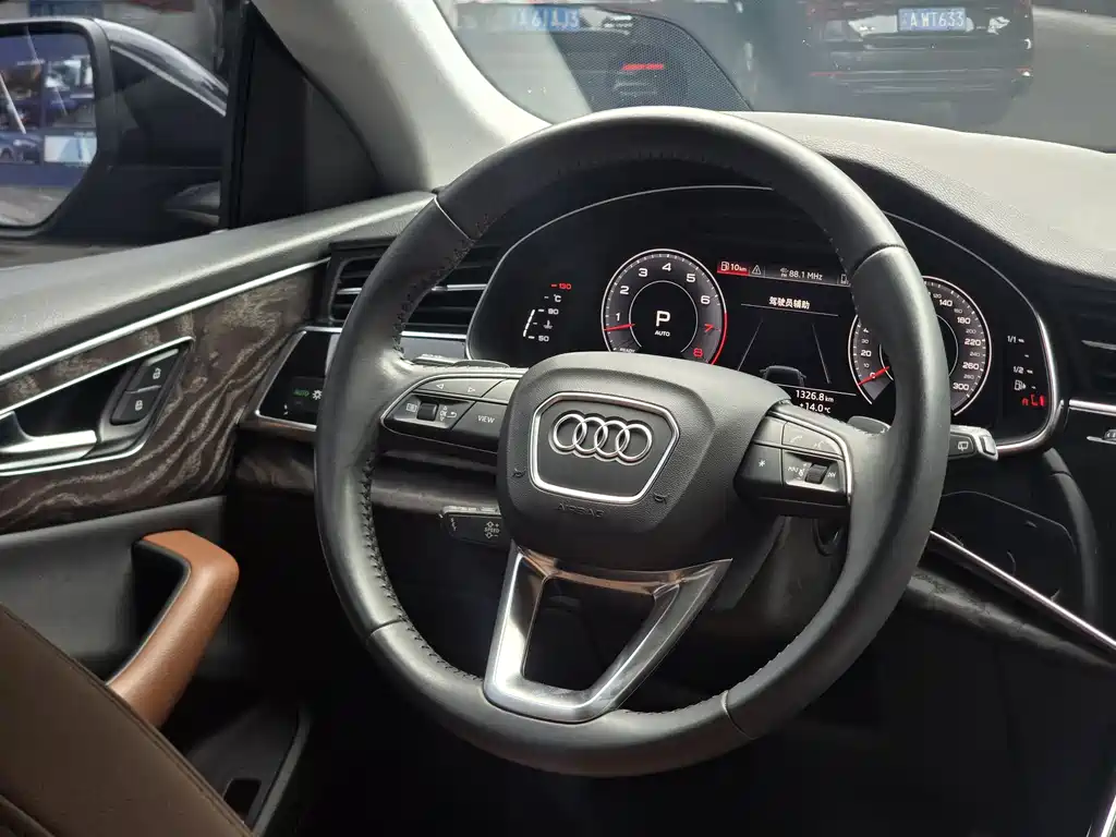 Audi Q8 2019 55 TFSI luxury and dynamic model купить на сайте DeffCars