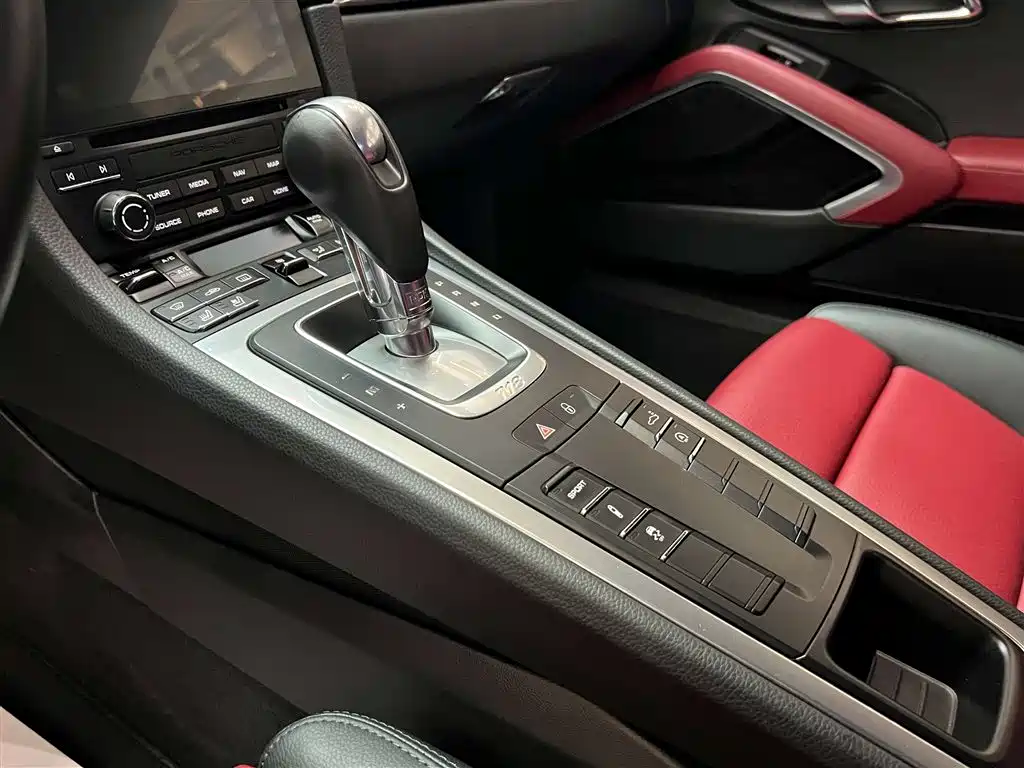 Porsche 718 2018 Cayman 2.0T купить на сайте DeffCars