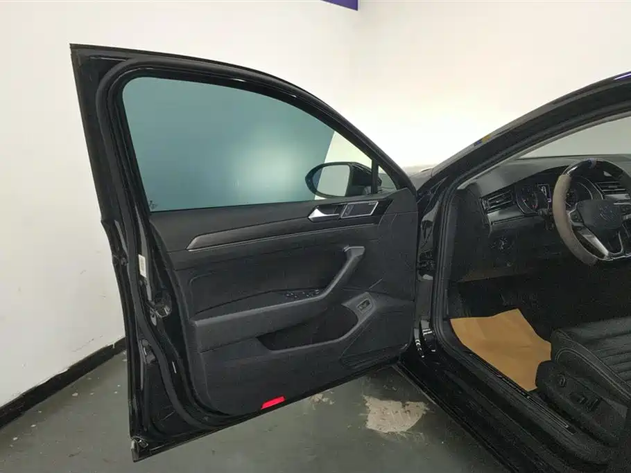 Magotan 2020 330TSI DSG leading model купить на сайте DeffCars