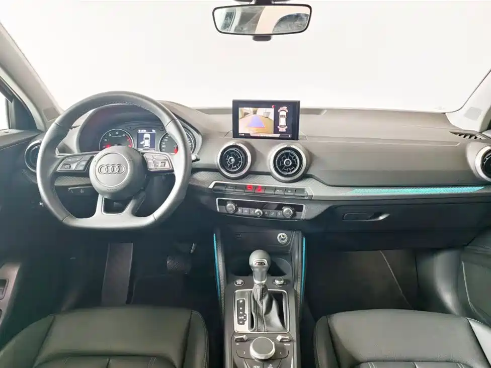 Audi Q2L 2024 35TFSI fashionable and dynamic купить на сайте DeffCars