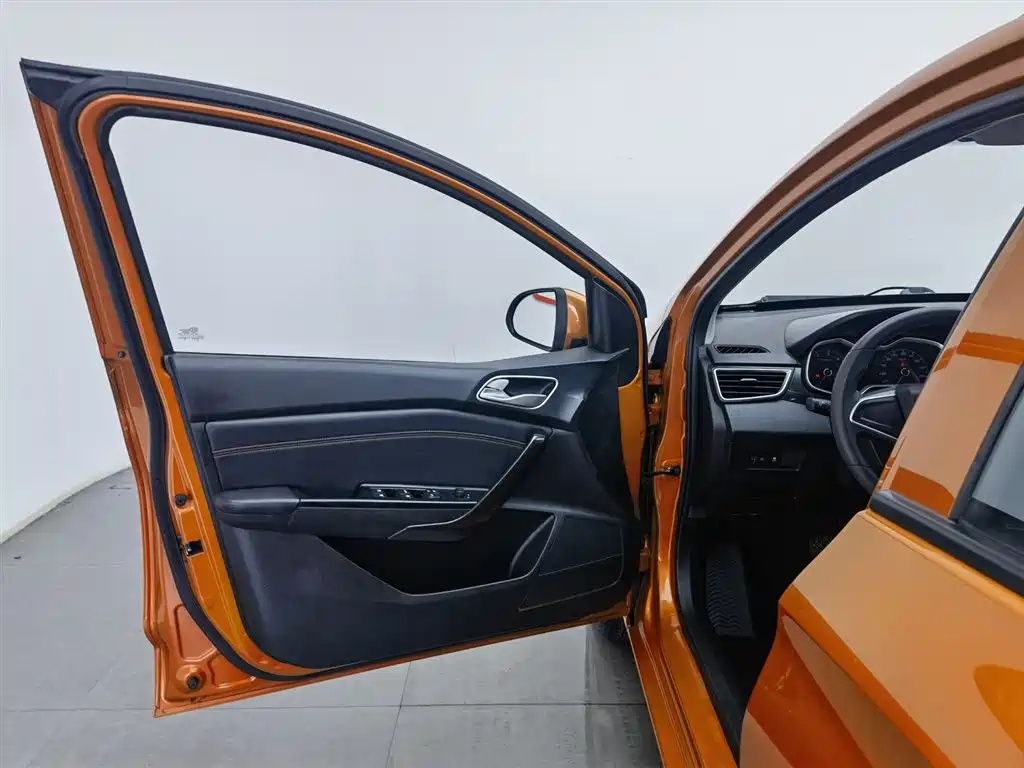 Baojun 310 2017 1.5L automatic fashion model купить на сайте DeffCars