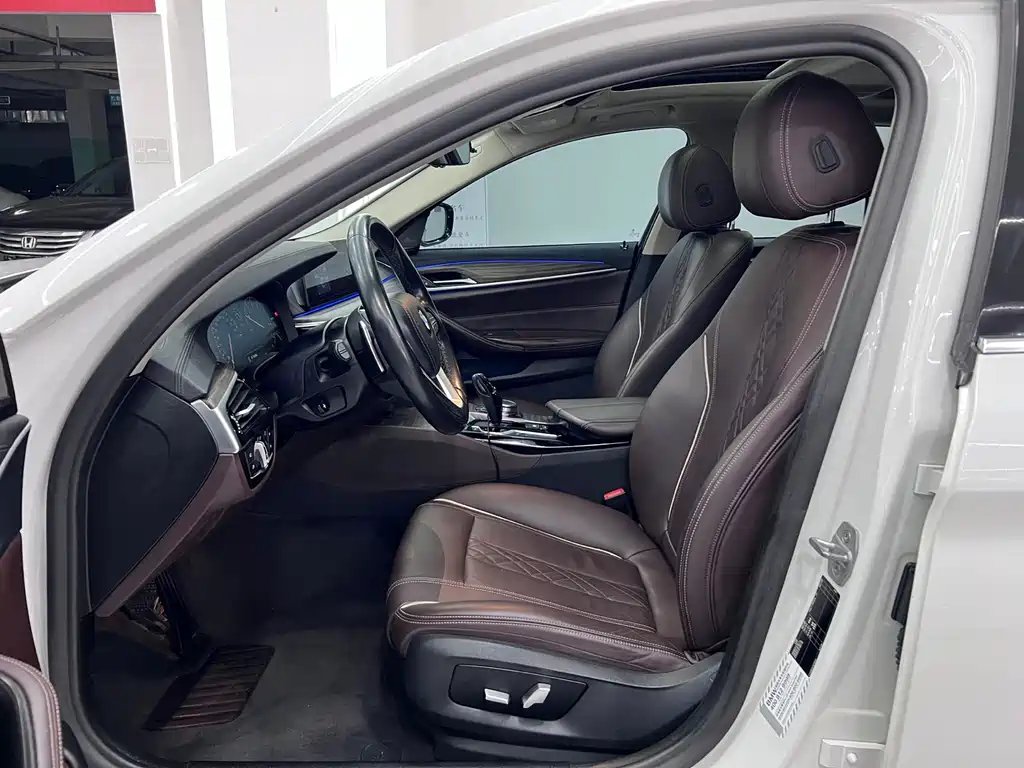 BMW 5 Series 2019 530Li Exclusive Luxury Package купить на сайте DeffCars