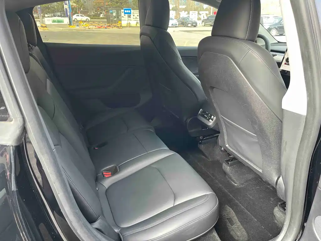 Model Y 2023 rear-wheel drive version купить на сайте DeffCars