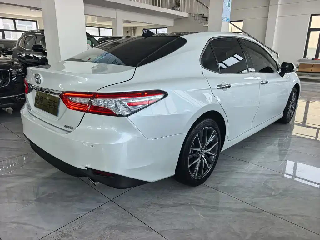 Camry 2023 2.5G Deluxe Edition купить на сайте DeffCars