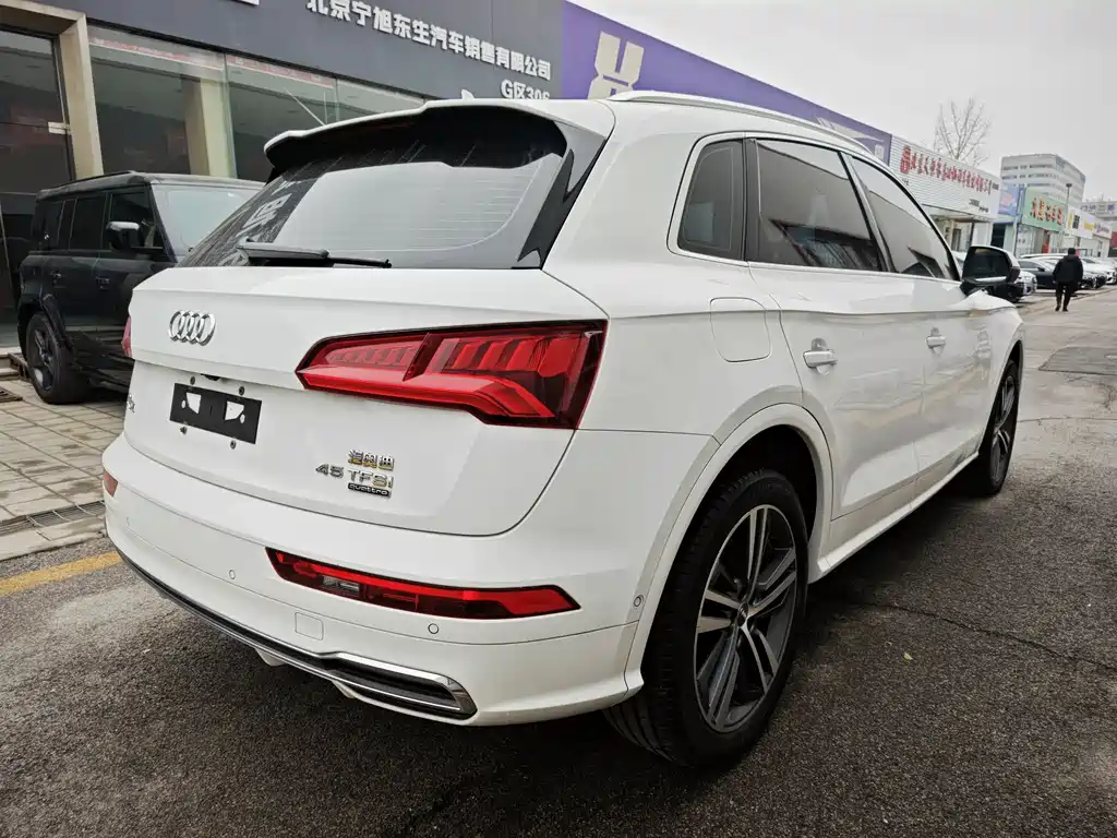 Audi Q5L 2020 45 TFSI exclusive sports model купить на сайте DeffCars
