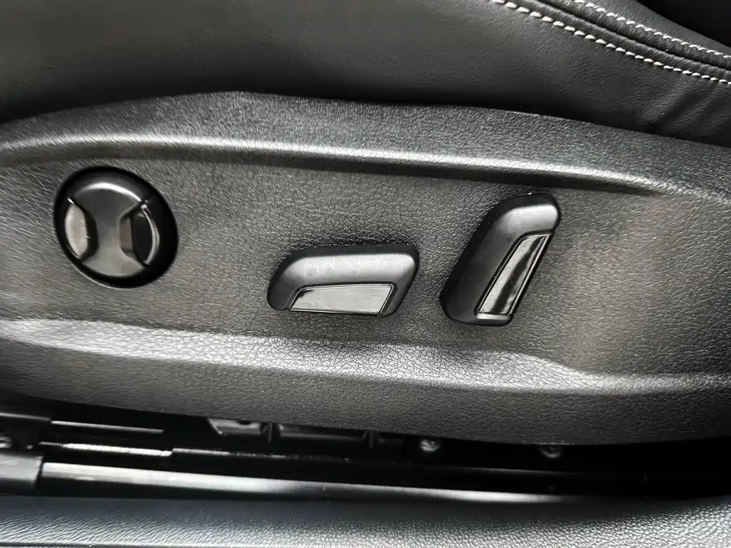 Magotan 2023 2 million commemorative edition 280TSI DSG comfort model купить на сайте DeffCars