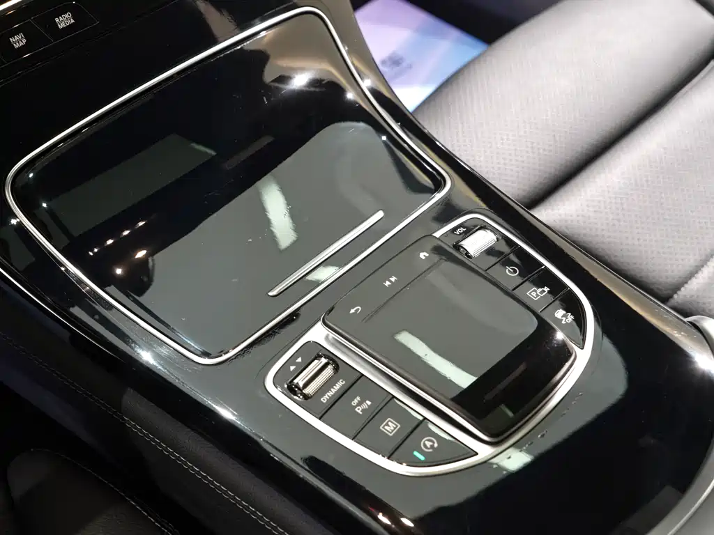 Mercedes-Benz GLC Coupe 2021 GLC 260 4MATIC Coupe SUV купить на сайте DeffCars