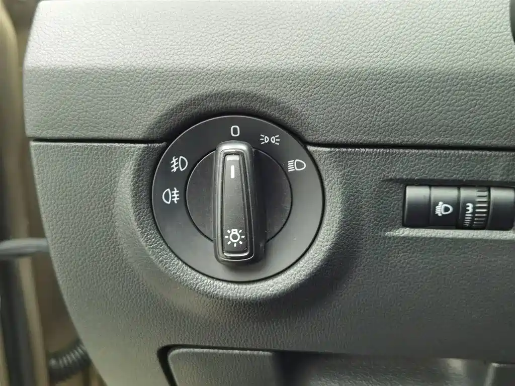 Octavia 2019 1.5L automatic comfort version купить на сайте DeffCars