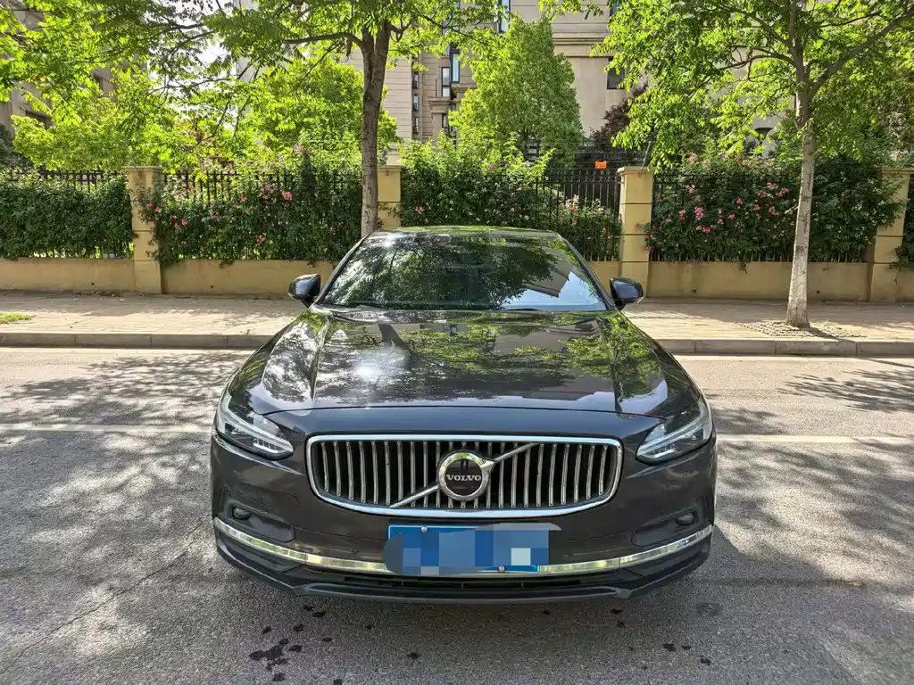 Volvo S90 2021 B5 Zhiyuan Luxury Edition купить на сайте DeffCars