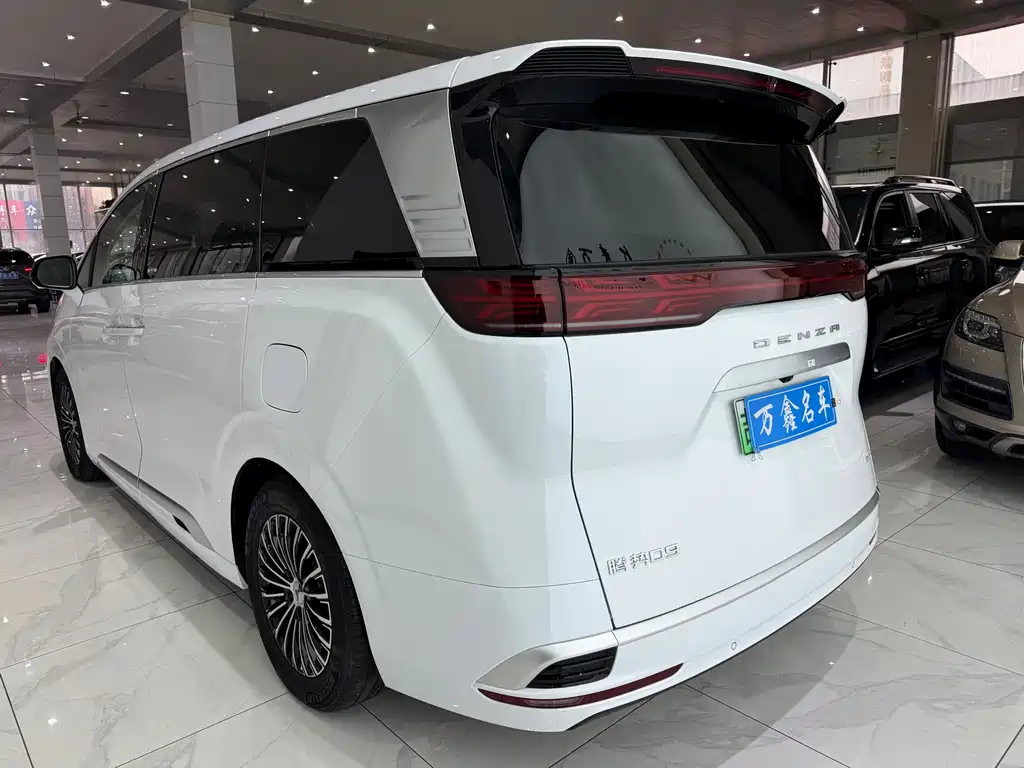 Denza D9 2022 DM-i 970 four-wheel drive premium model купить на сайте DeffCars