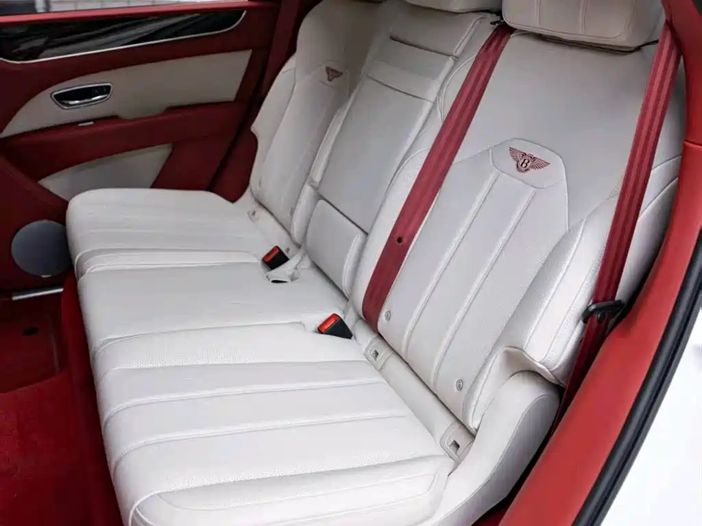 Bentayga 2024 4.0T V8 купить на сайте DeffCars