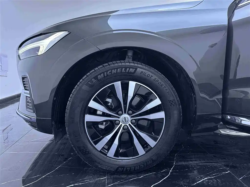 Volvo XC60 2022 B5 four-wheel drive Zhiyi Luxury Edition купить на сайте DeffCars