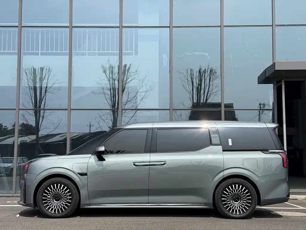 Jikrypton 009 2024 seven-seat aisle version four-wheel drive 108kWh купить на сайте DeffCars