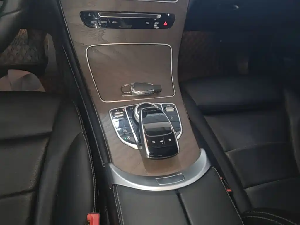 Mercedes GLC 2018 Modification 300 4MATIC Dynamic купить на сайте DeffCars