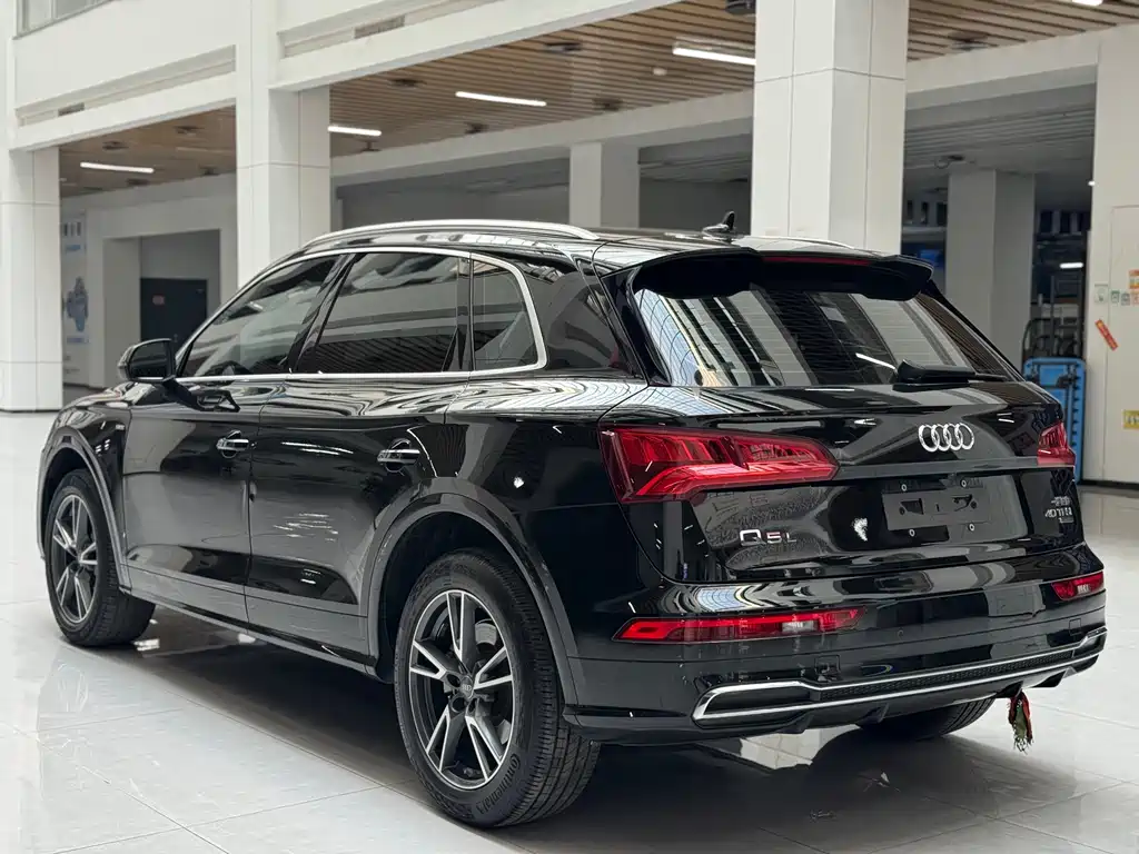 Audi Q5L 2020 facelift 40 TFSI enjoys fashionable style купить на сайте DeffCars
