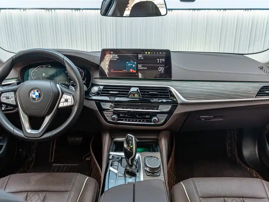 BMW 5 Series 2023 530Li Leading Luxury Package купить на сайте DeffCars