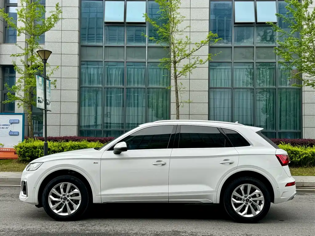Audi Q5L 2022 40T luxury and dynamic model купить на сайте DeffCars