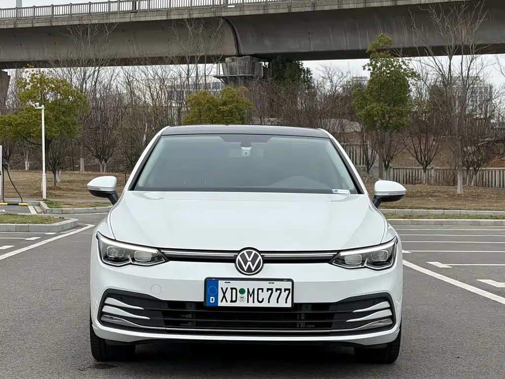 Golf 2023 facelift 200TSI DSG Pro купить на сайте DeffCars