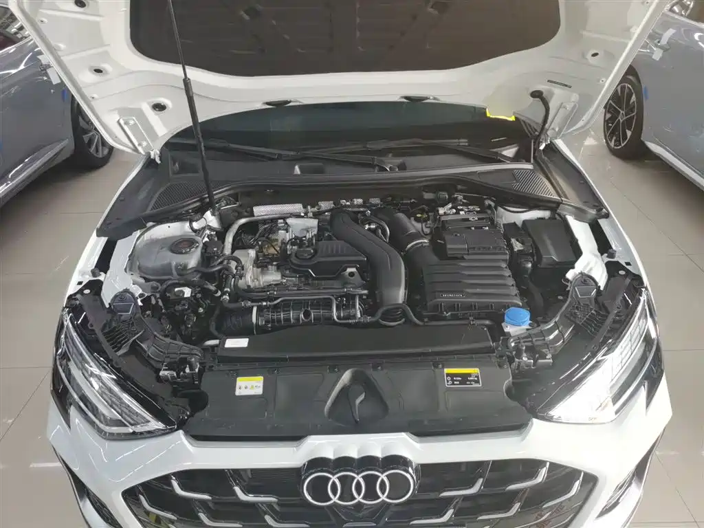 Audi A3 2025 A3L Limousine 35TFSI Flying Spur Exclusive купить на сайте DeffCars