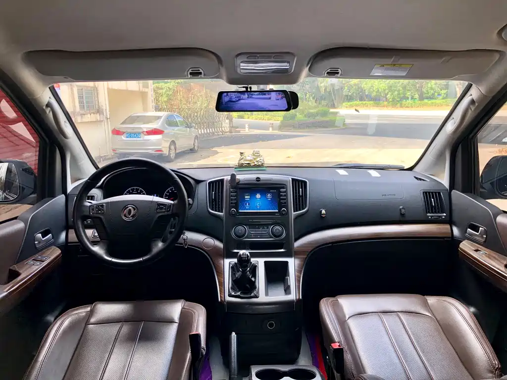 Lingzhi PLUS 2021 2.0L manual luxury model 7 seats купить на сайте DeffCars