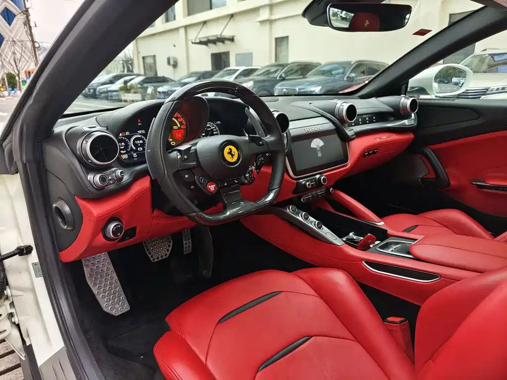 GTC4Lusso 2017 3.9T V8 купить на сайте DeffCars