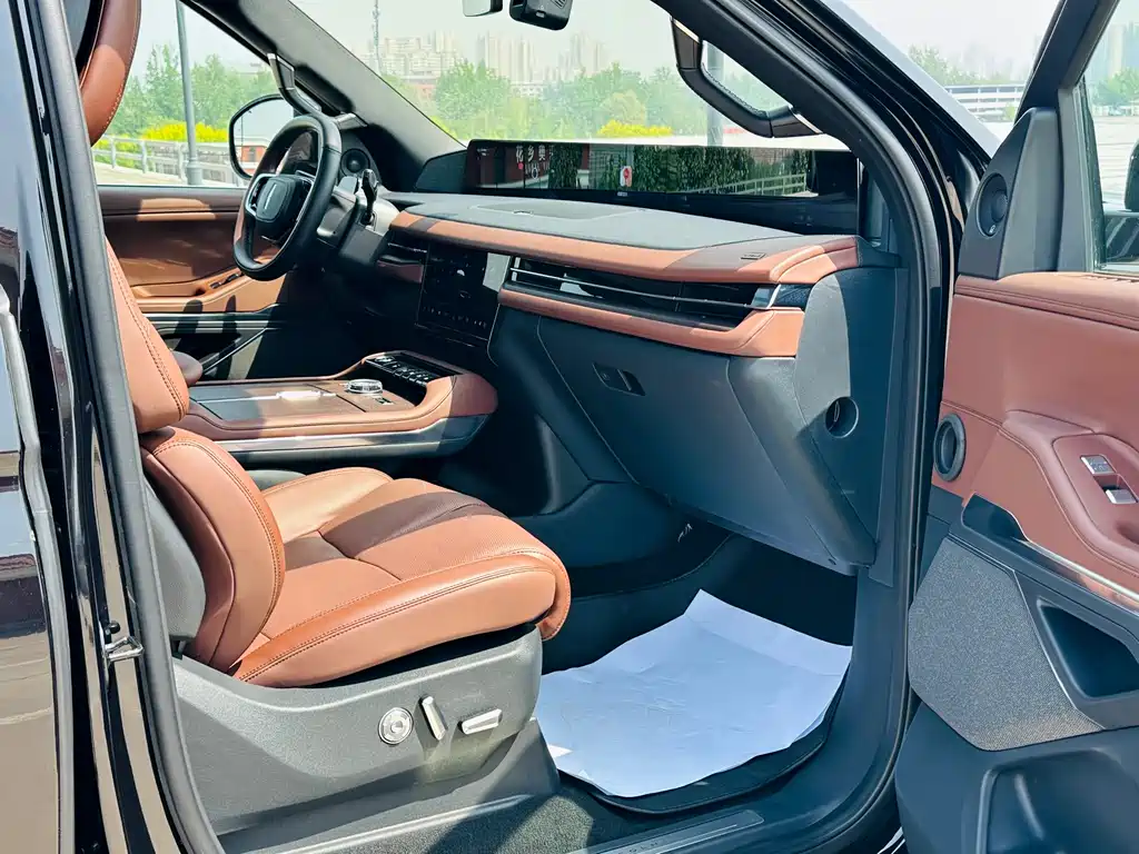 Navigator 2025 3.5T President Edition купить на сайте DeffCars