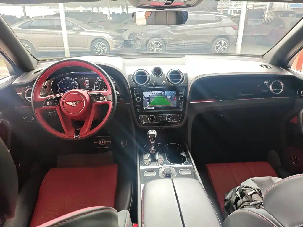 Bentayga 2018 4.0T V8 купить на сайте DeffCars