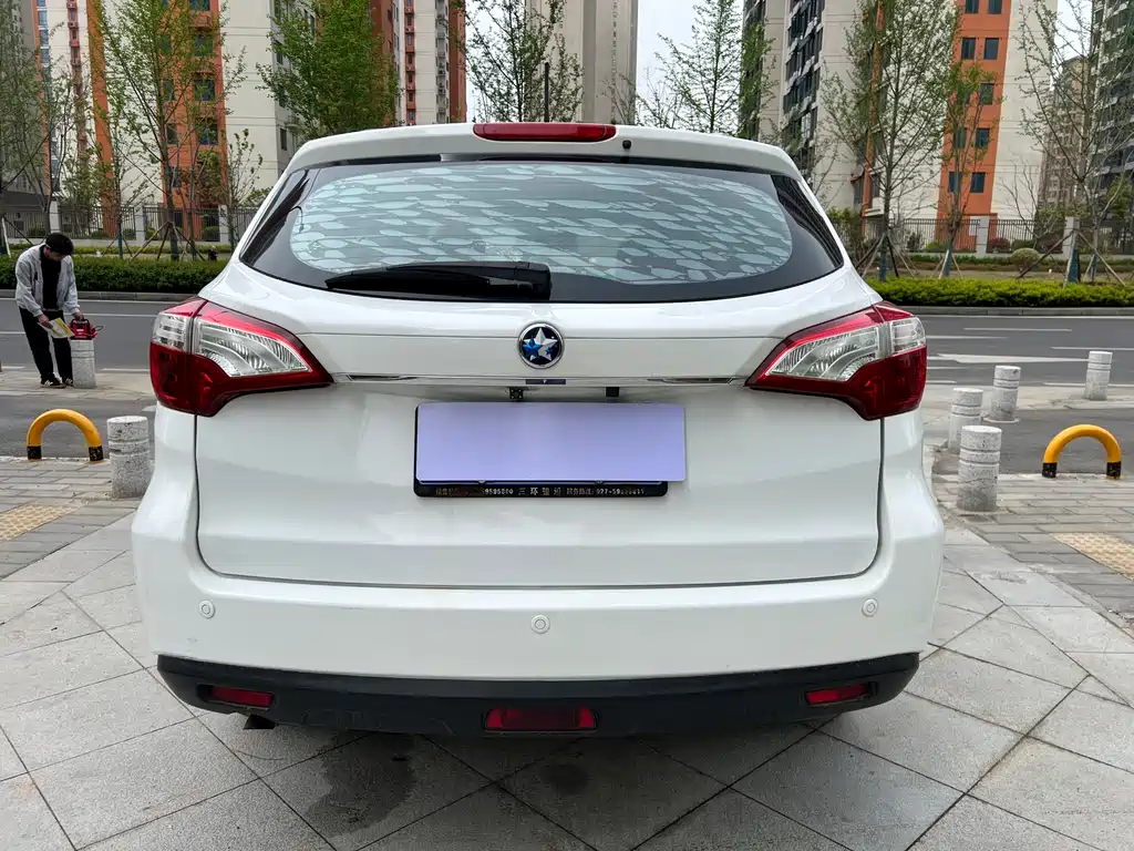 Venucia T70 2015 2.0L Manual Ruiqu Edition купить на сайте DeffCars