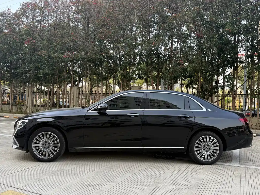Mercedes-Benz E-Class 2023 E 300 L Fashion купить на сайте DeffCars