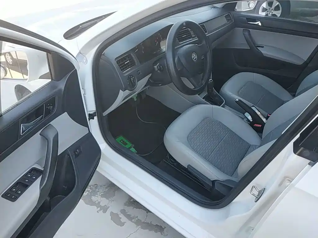 Xin Rui (Rapid) 2016 1.6L Autogeneration Edition купить на сайте DeffCars