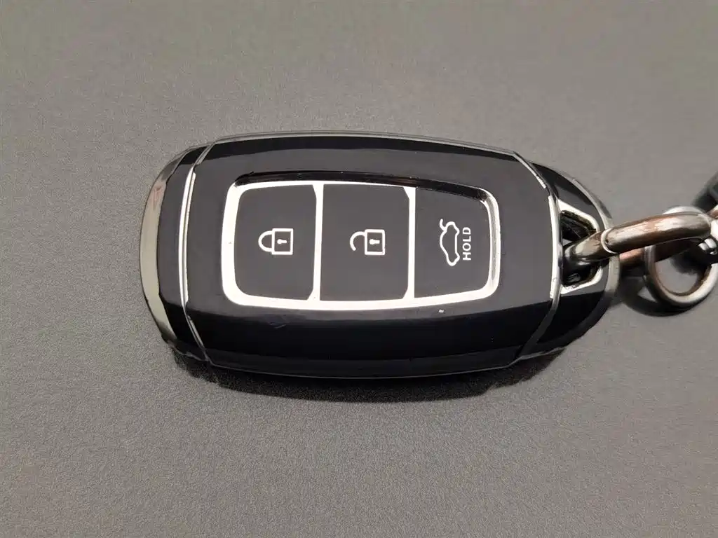 Elantra 2023 1.5L CVT LUX Premium Edition купить на сайте DeffCars