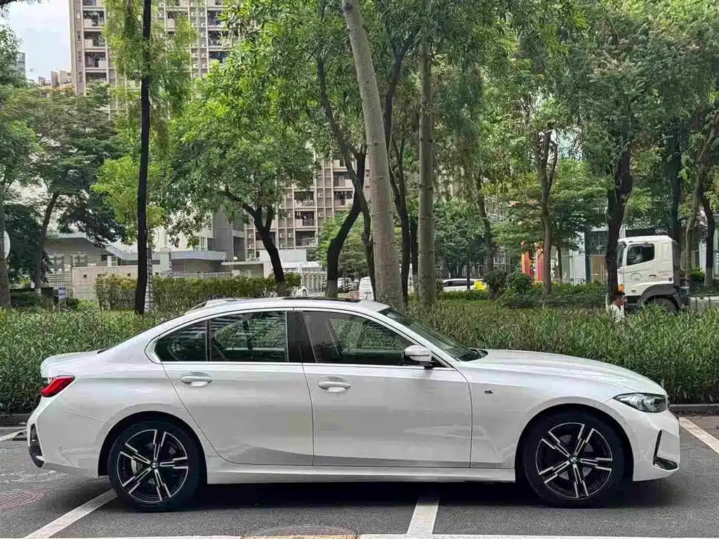 BMW 3 Series 2024 325i M Sports Package купить на сайте DeffCars