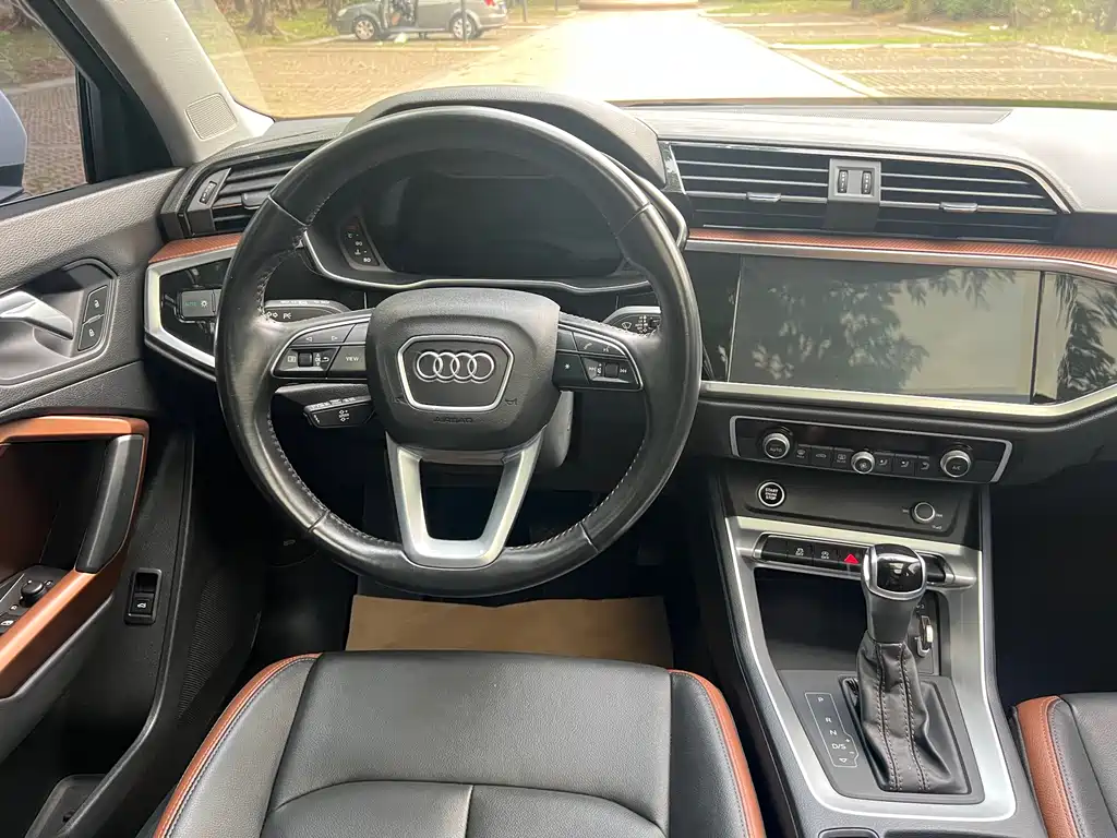 Audi Q3 2022 35 TFSI Fashionable and Elegant купить на сайте DeffCars