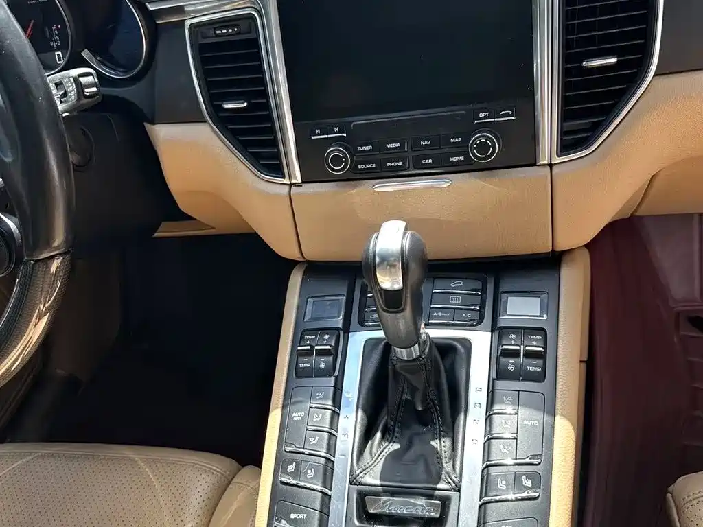 Macan 2017 Macan 2.0T купить на сайте DeffCars