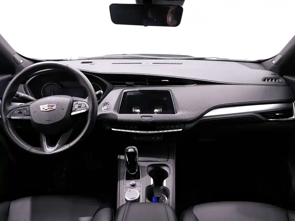 Cadillac XT4 2023 28T two-wheel drive luxury model купить на сайте DeffCars