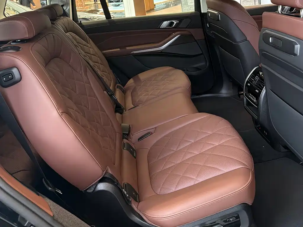 BMW X7 2024 xDrive40i Leading Luxury Package купить на сайте DeffCars