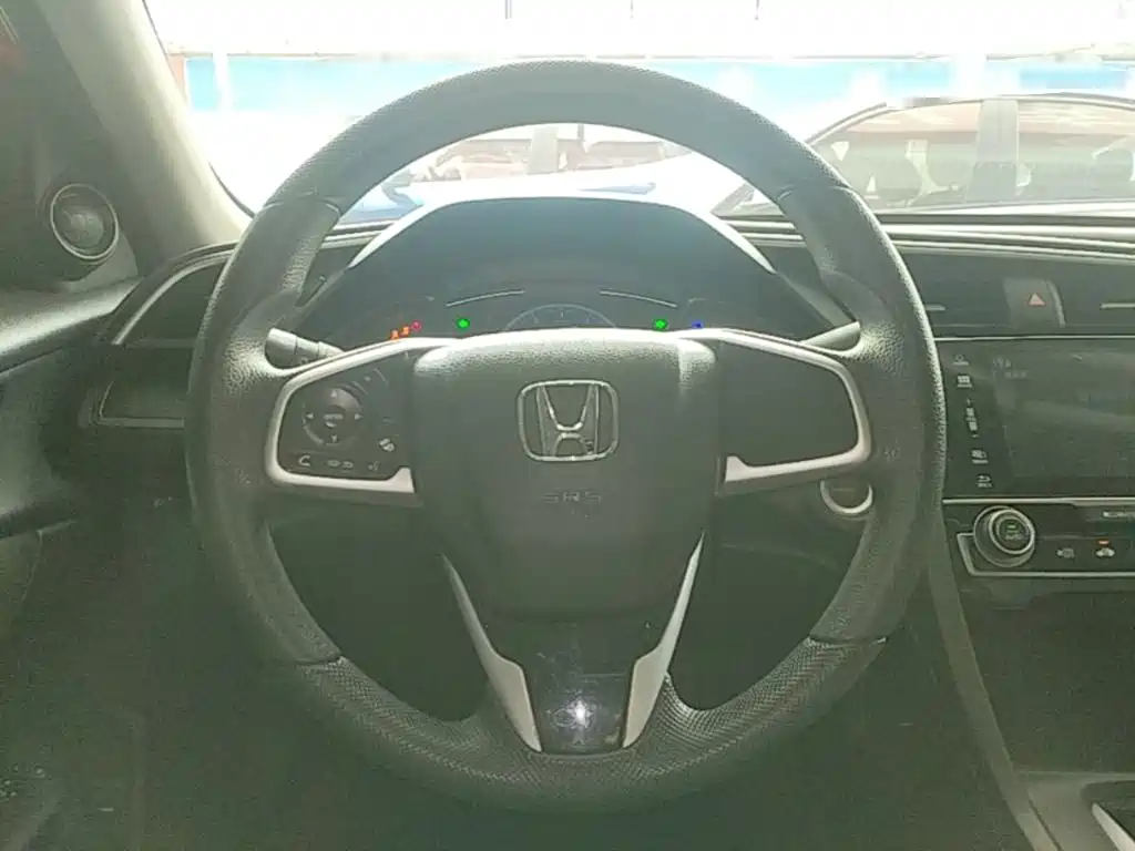 Civic 2016 220TURBO CVT Deluxe Edition купить на сайте DeffCars