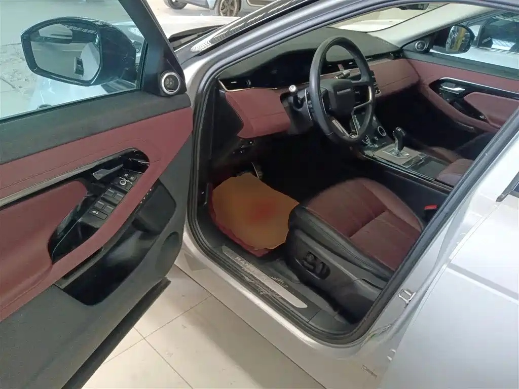 Range Rover Evoque 2022 Evoque L 249PS R-Dynamic Deluxe Edition купить на сайте DeffCars
